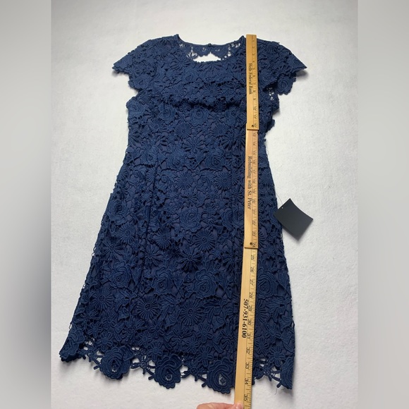 Lulus Navy Blue Open Back Dress all over lace - size Medium NWT - Picture 7 of 7